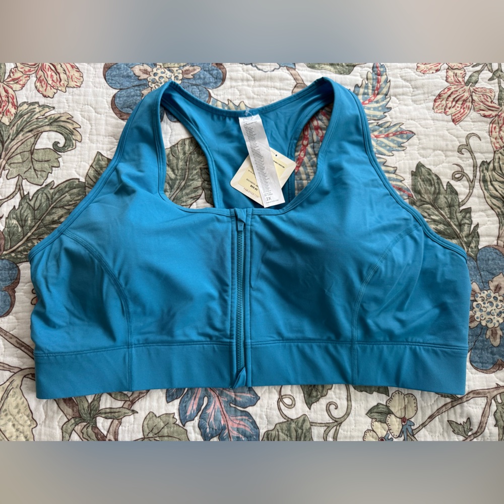 Fabletics On The Go front zip medium impact sports bra.